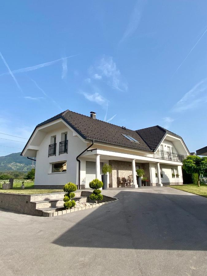 Villa Hisa Helena à Kranj Extérieur photo