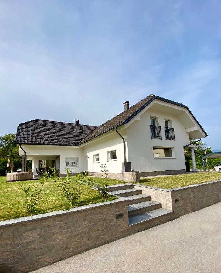 Villa Hisa Helena à Kranj Extérieur photo